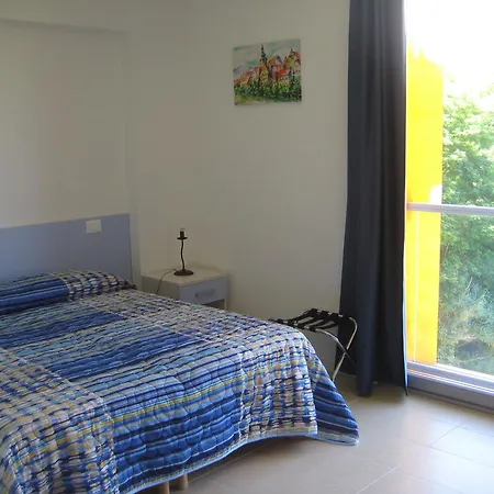 Guest house Affittacamere Aura *